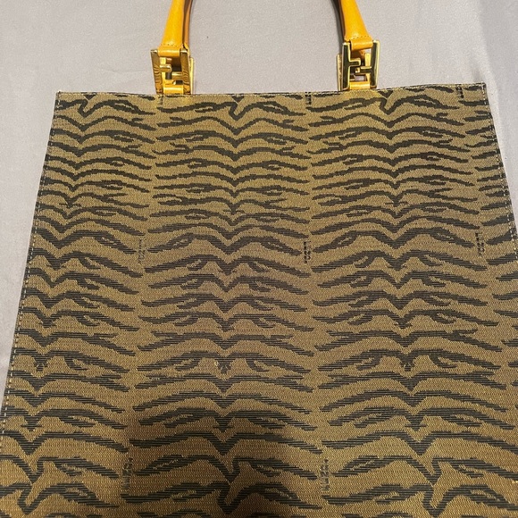 Fendi Animal Print Tote. - Picture 6 of 14